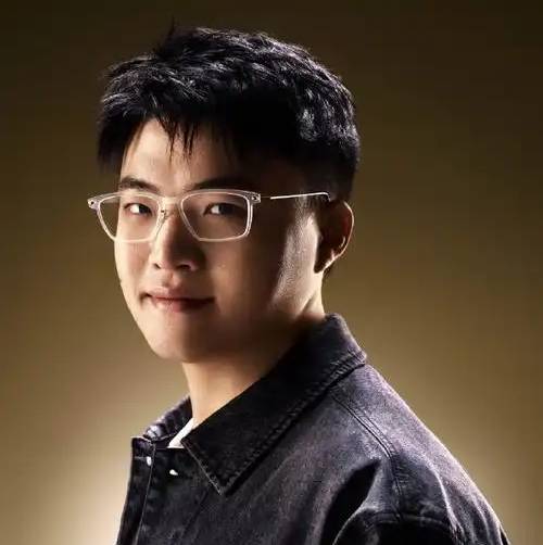 九游娱乐-Uzi回归赛场,绝杀首场状态亮眼,热火观众沸腾!的简单介绍